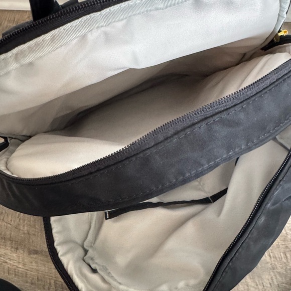 TUMI Voyager Carson Backpack - Used - Picture 7 of 14